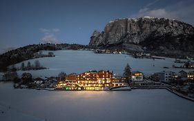 Hotel Emmy - Five Elements